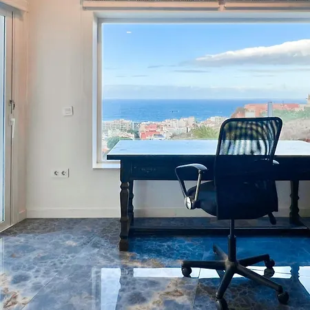 Semesterbostad Modern Panoramic With Pool & Terrace *